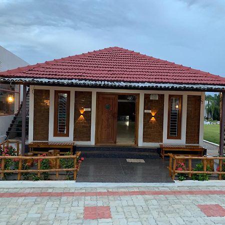 Love Green Resorts Palladam Luaran gambar