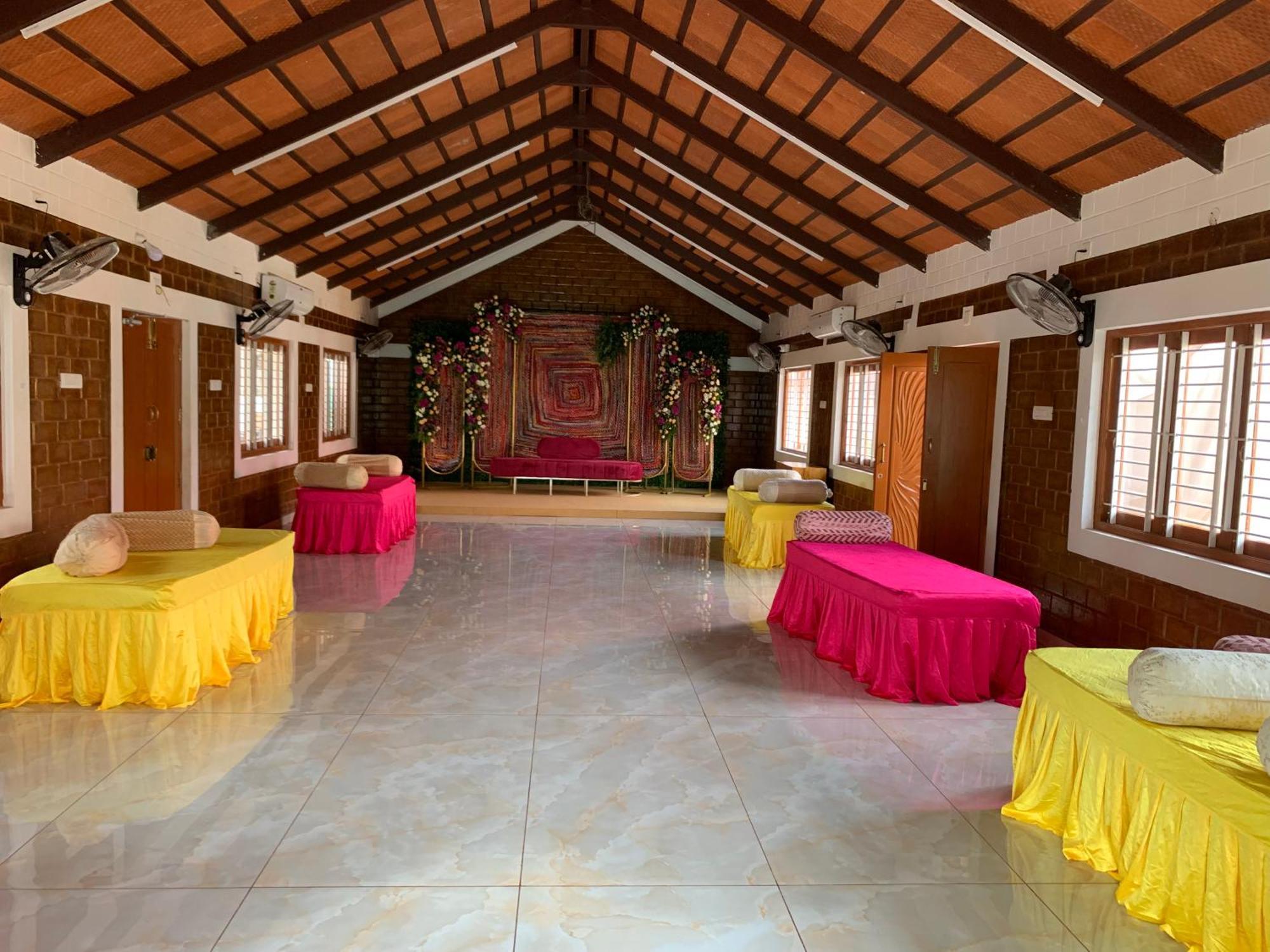 Love Green Resorts Palladam Luaran gambar